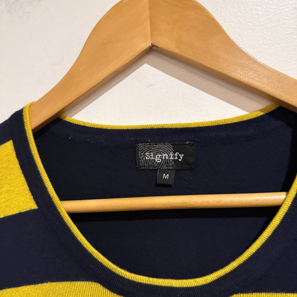 Signify Size M Stripe Stud Detail Fine Knit Jumper