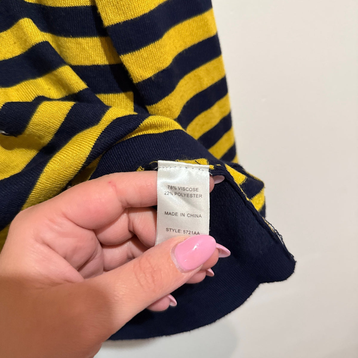 Signify Size M Stripe Stud Detail Fine Knit Jumper