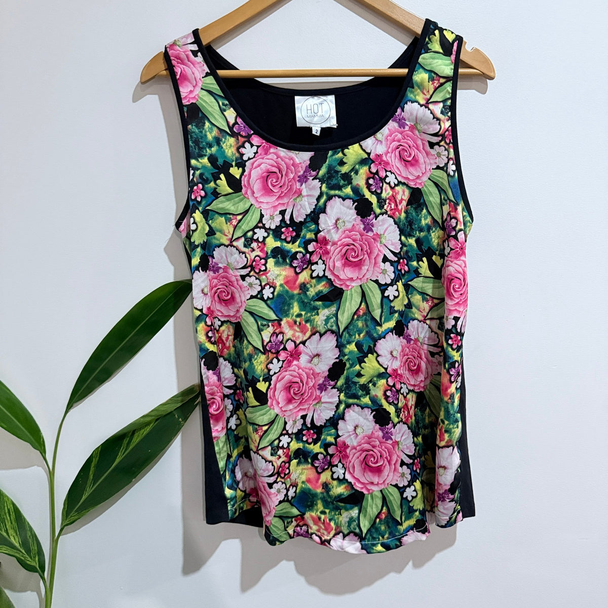 Hot Mamma Size 2 | U/Arm to U/Arm 44cm Floral Front Sleeveless Top