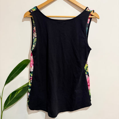 Hot Mamma Size 2 | U/Arm to U/Arm 44cm Floral Front Sleeveless Top