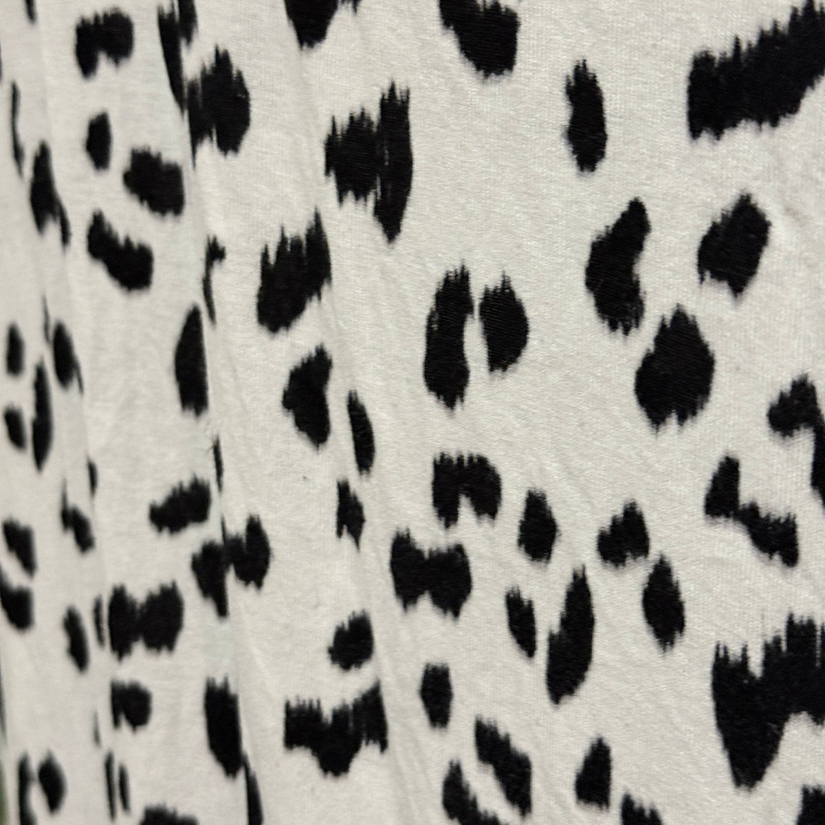 Fate + Becker Size 8 Spot Print Split Back Tee