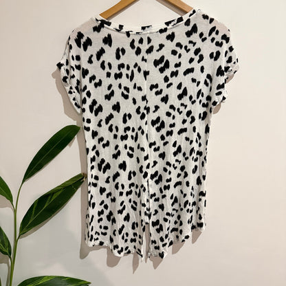 Fate + Becker Size 8 Spot Print Split Back Tee