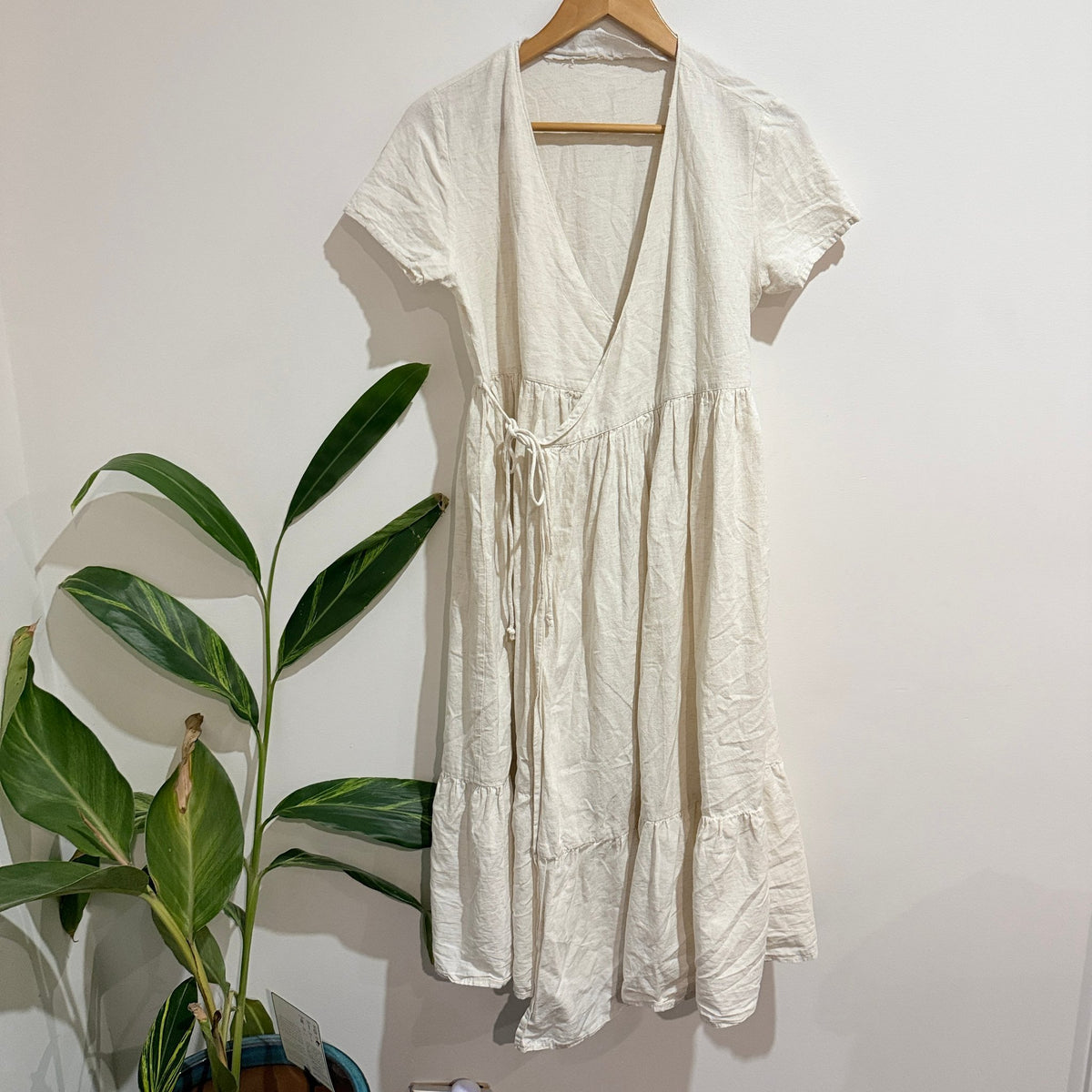 Brand Unknown Size U/Arm to U/Arm 45cm Linen Look Wrap Tie Tiered Midi Dress