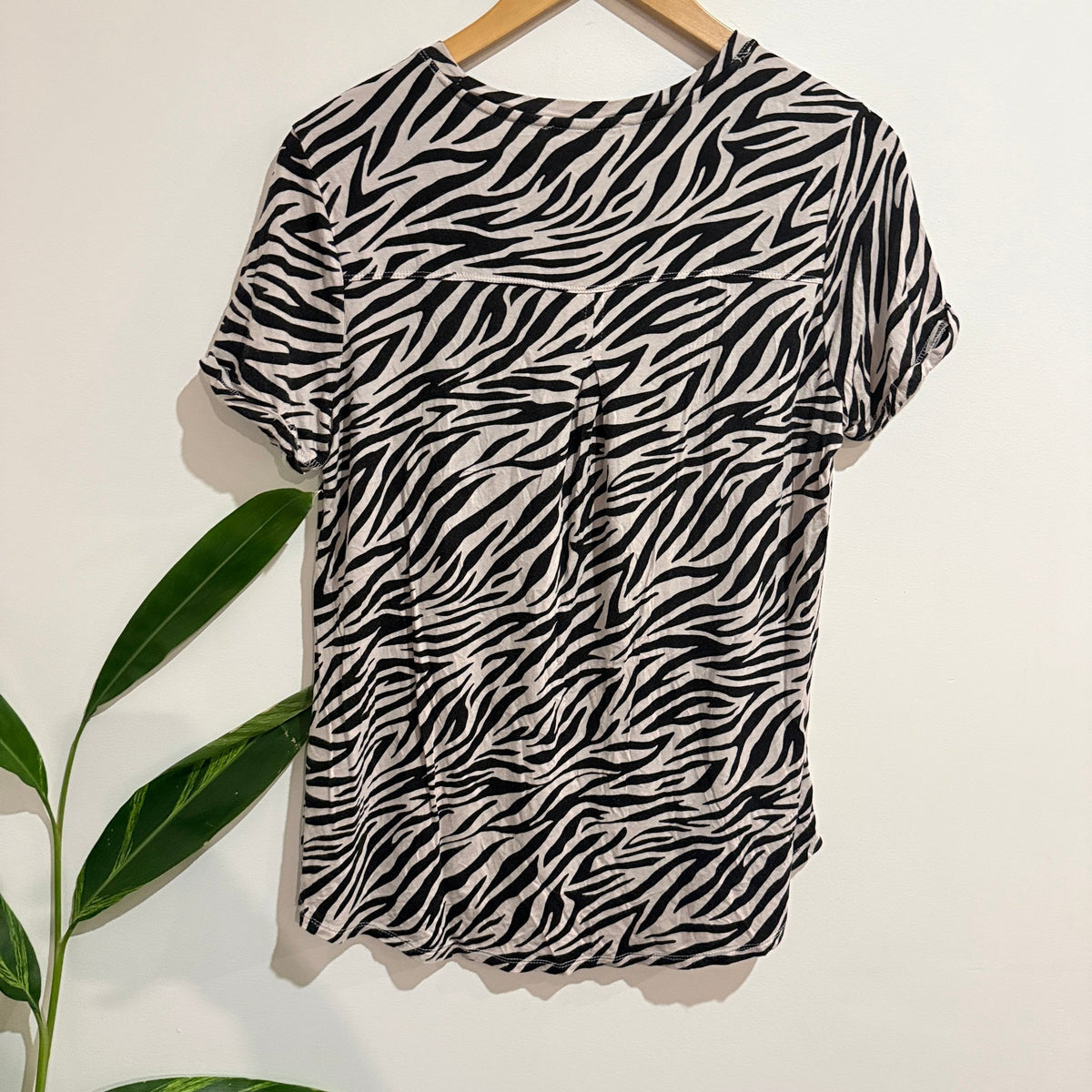 Just Jeans Size S Zebra Print Pocket Tee