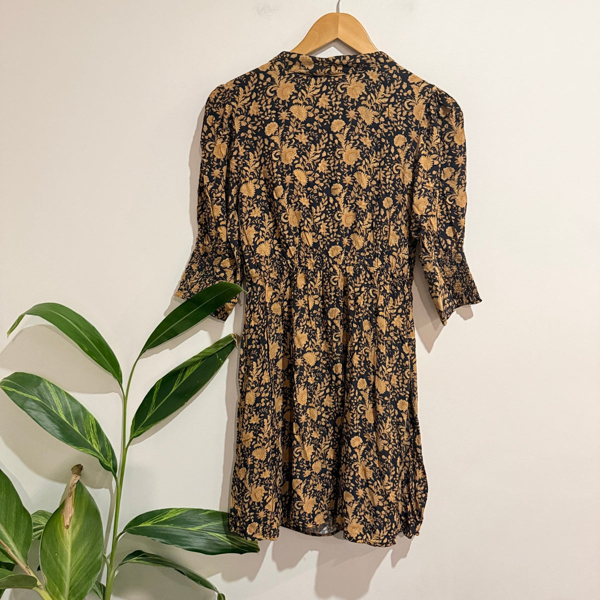 Emerge Size 10 Floral Print Wrap Front Collared Mini Dress
