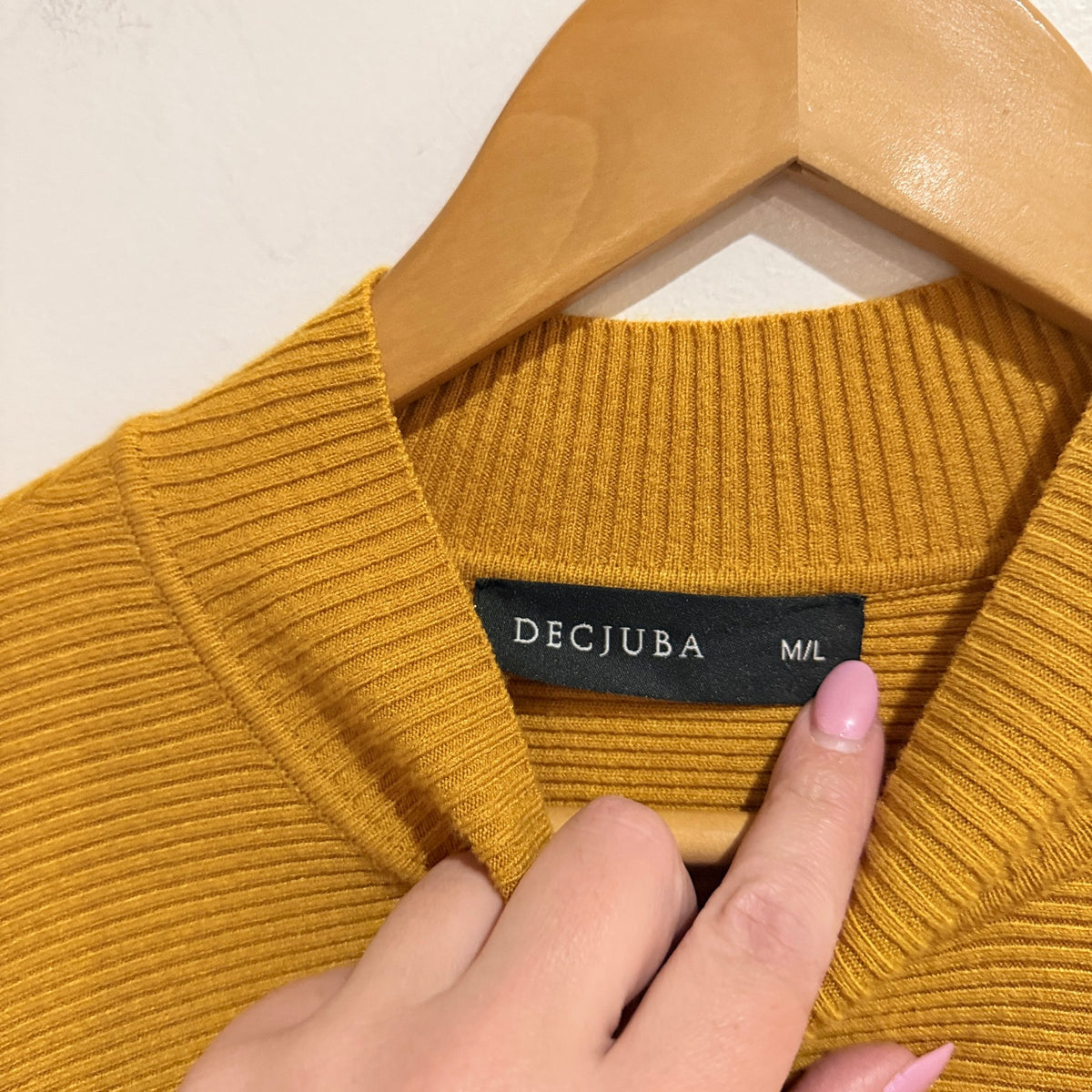 Decjuba Size M/L Ribbed Knit Batwing Mock Neck Jumper