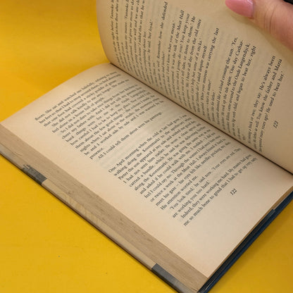 Girl with a Pearl Earring by Tracy Chevalier