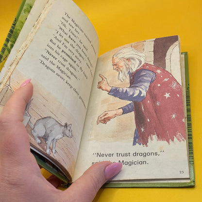 Never Trust Dragons (Puddle Lane, Stage 2) by Sheila McCullagh (1986 First Edition)