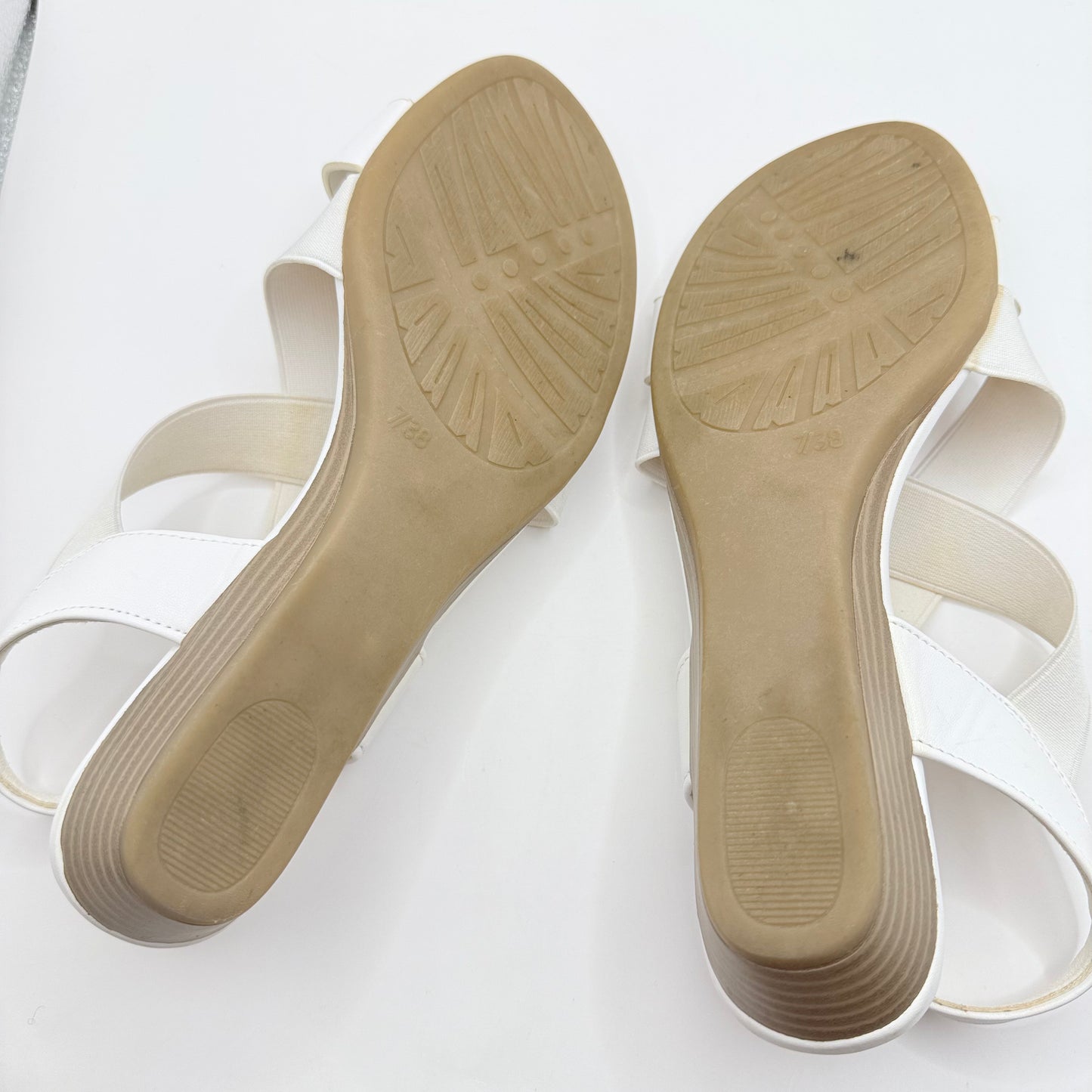 Target Woman Elastic Strap Comfort Sandals - White - Size 7