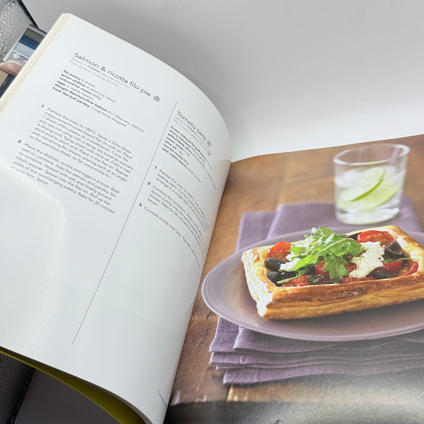 The Extremely Contented Tummy Cookbook by WeightWatchers