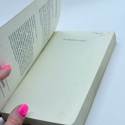 The Identity of Yeats by Richard Ellmann