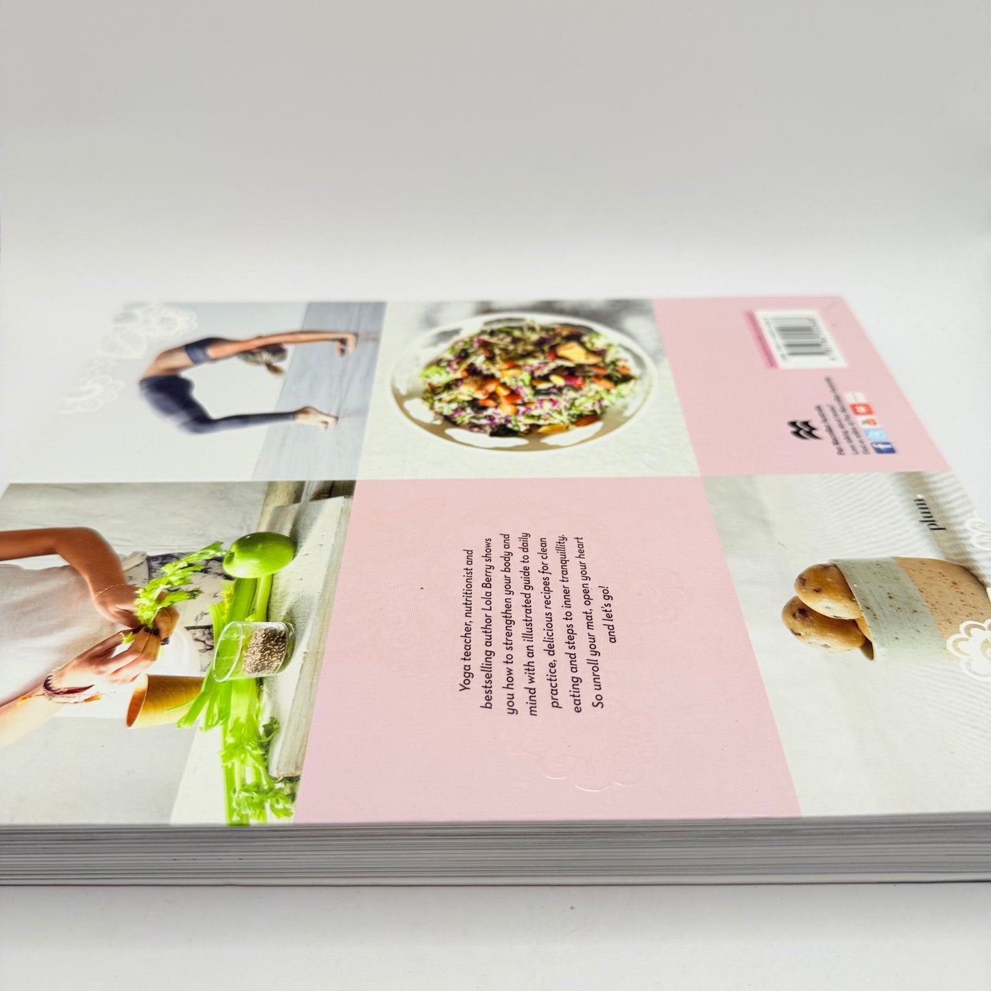 The yoga body by lola berry - print books printed media