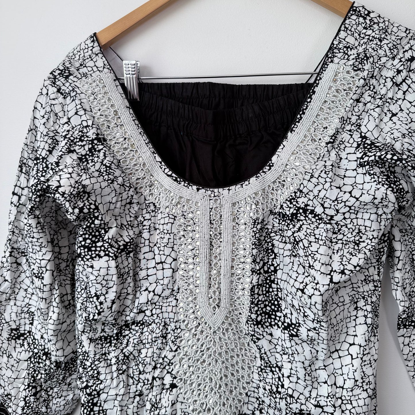 3-Piece Black & White Beaded Tunic & Trouser Salwar Kameez Set, 36cm Waist