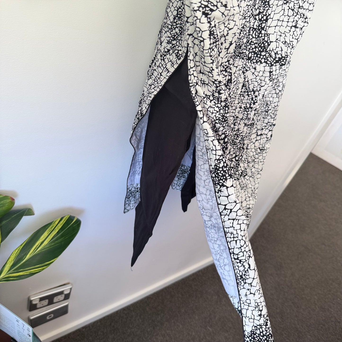 3-Piece Black & White Beaded Tunic & Trouser Salwar Kameez Set, 36cm Waist