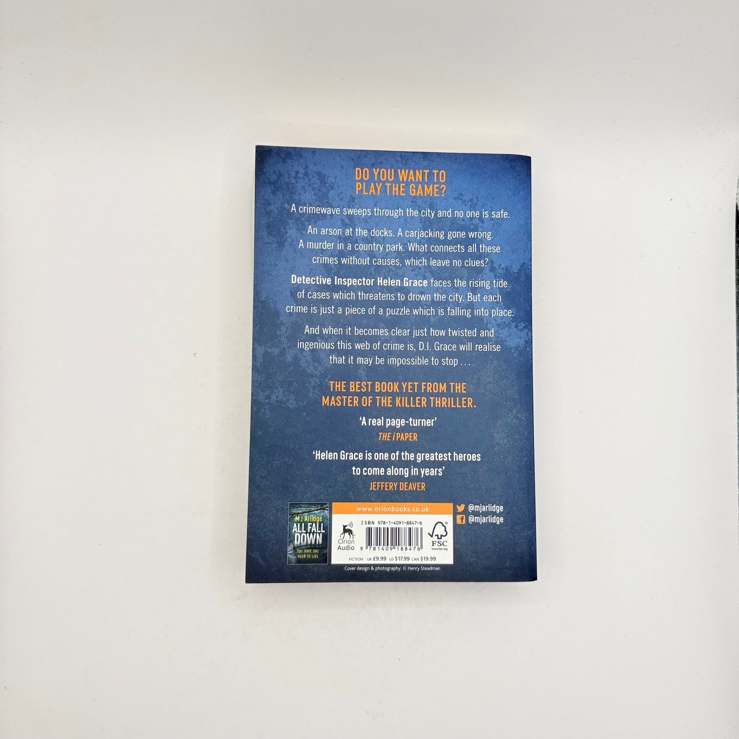 Truth or dare by m.j. Arlidge - print books printed media