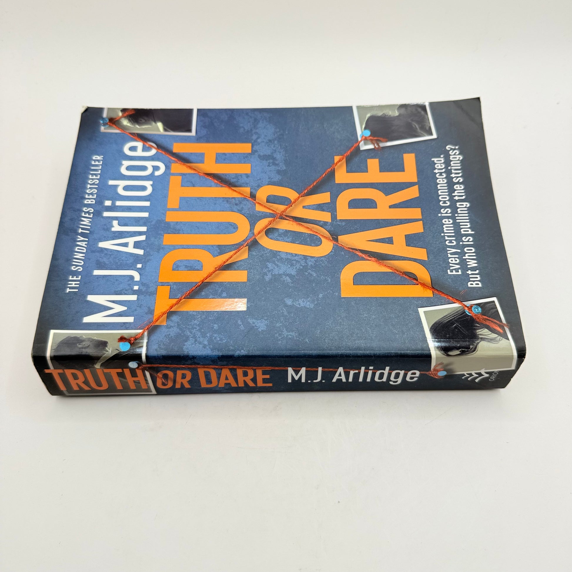 Truth or dare by m.j. Arlidge - print books printed media