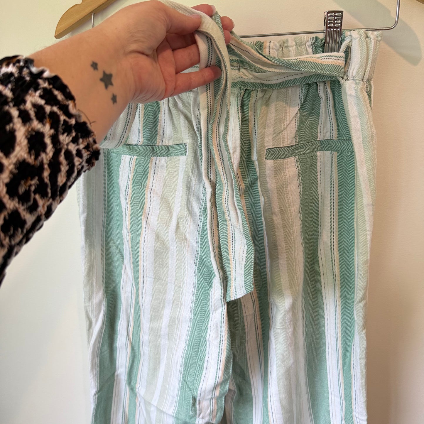 Victoria Hill Tie Waist Crops Ecru Size 10