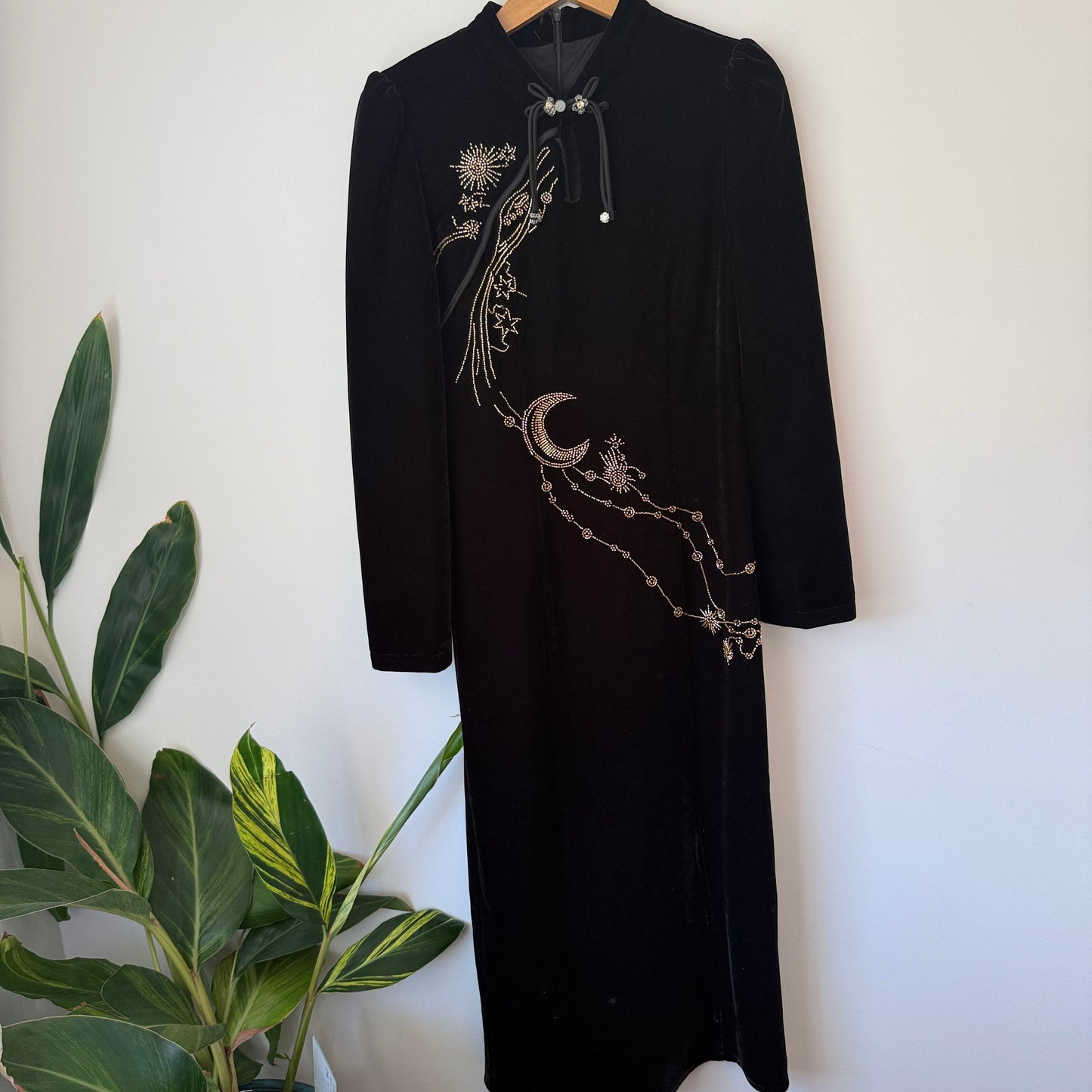 Wonderland Black Velvet Cheongsam Dress - 40cm Underarm