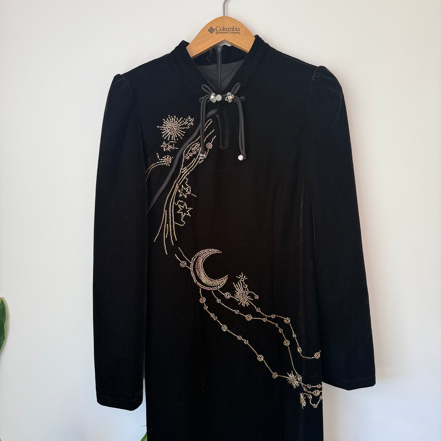 Wonderland Black Velvet Cheongsam Dress - 40cm Underarm