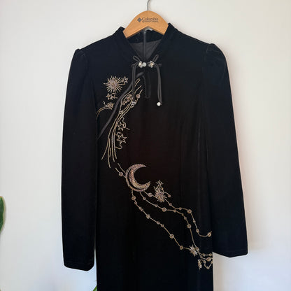Wonderland Black Velvet Cheongsam Dress - 40cm Underarm