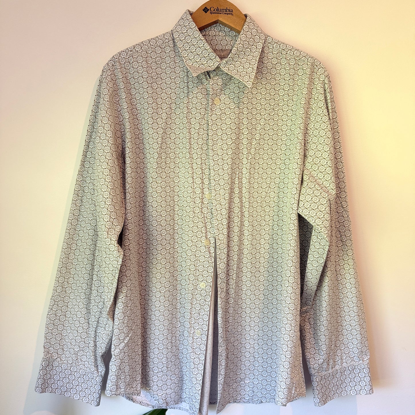 Yarra Trail Button Down Shirt - Size L / 102