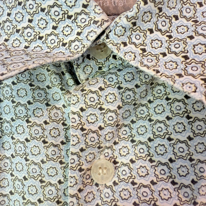 Yarra Trail Button Down Shirt - Size L / 102