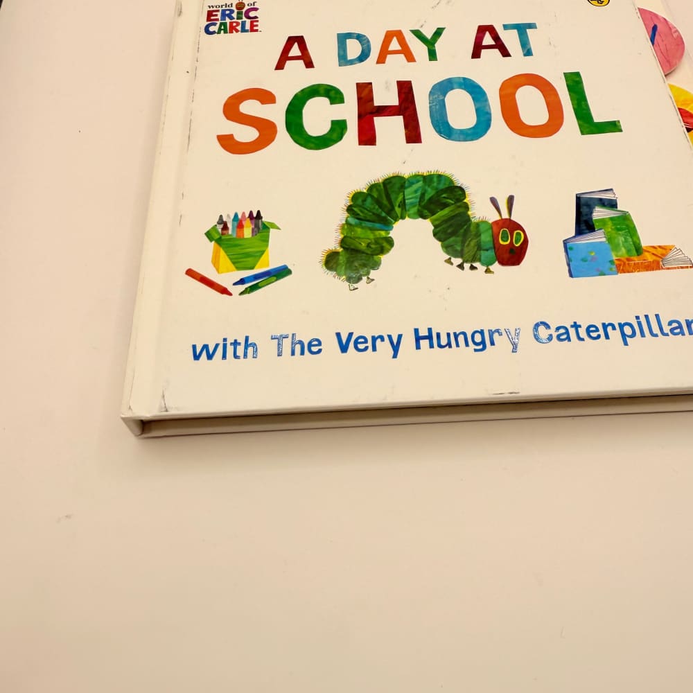 A day at school with the very hungry caterpillar board book - print books printed media