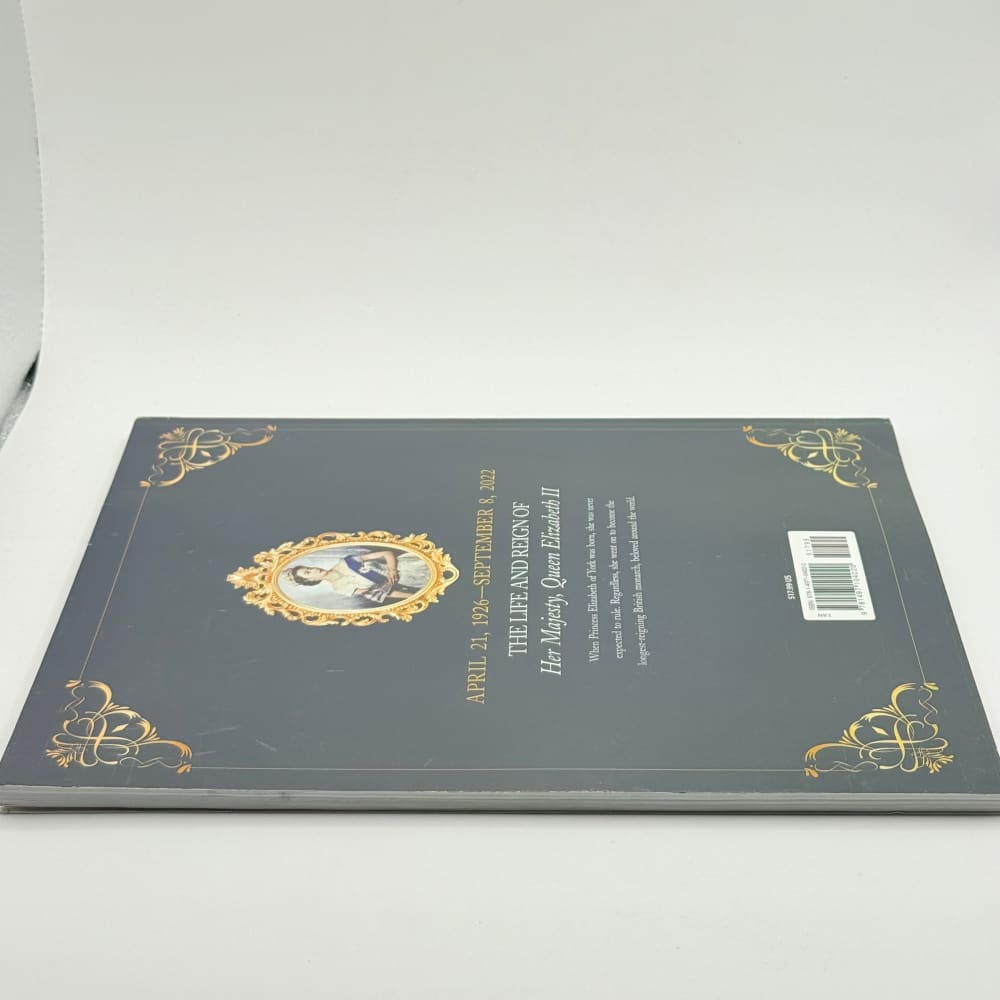 A tribute to queen elizabeth ii commemorative edition - print books what’s new printed media