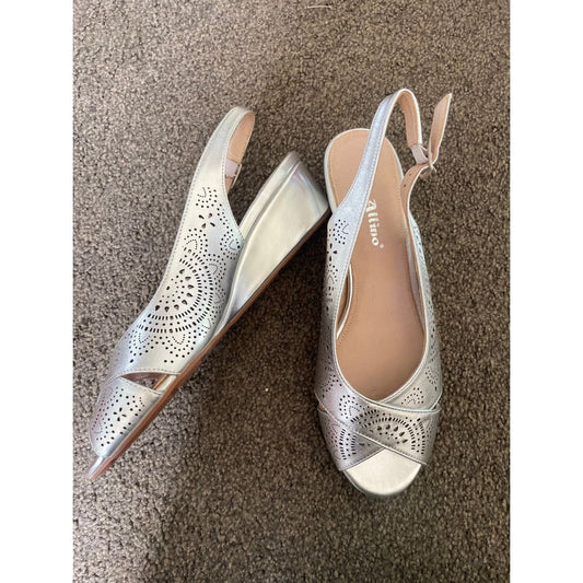 Allino - silver perforated slingback wedge sandals - size 39 - shoes clothing & fashion - sandals - shoes women’s shoes