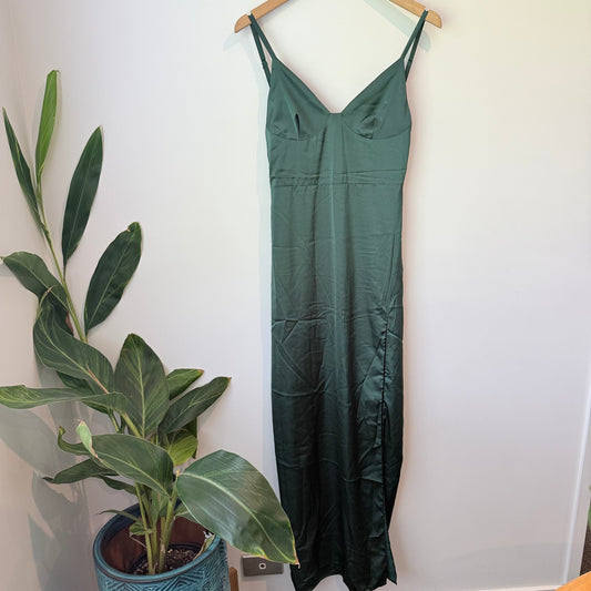 Beginning boutique size 10 freesia emerald formal maxi dress - dresses top women’s apparel