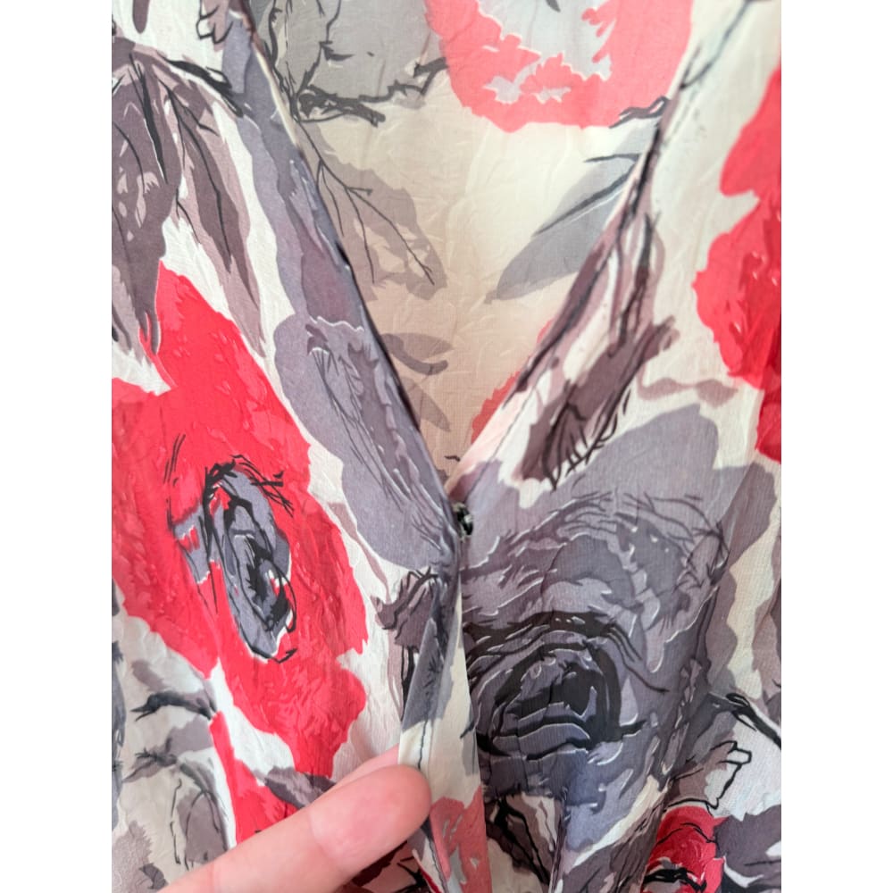 Bettie monroe (nz) size s red & grey rose floral wrap dress - dresses condition: used - top women’s apparel
