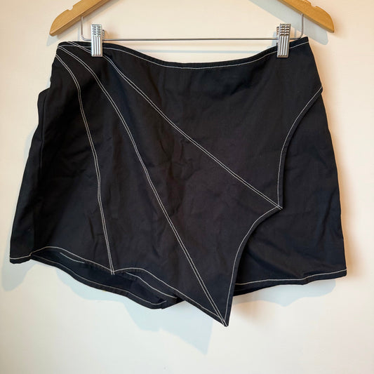 Black friday size 14 batty skort - black rrp$ 94.00 - skorts bottom women’s apparel