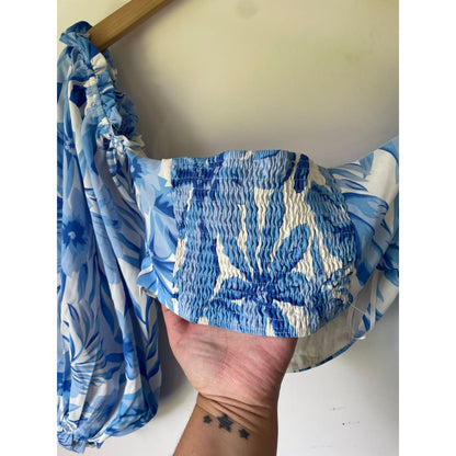 Ruby sees size 10 ruffled floral crop top - crop tops condition: used - top women’s apparel