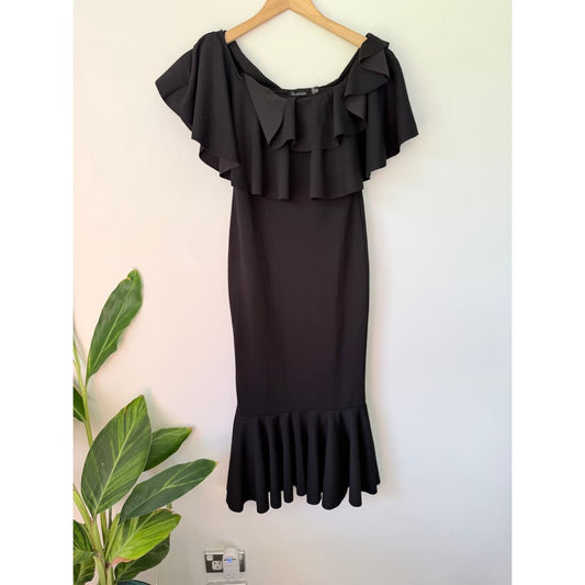 Boohoo size 6 black ruffle detail bodycon dress - dresses top women’s apparel