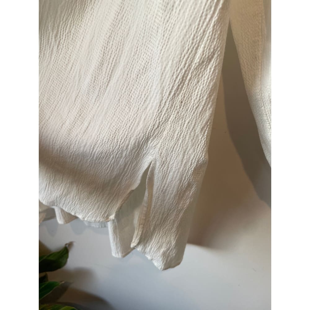 Et alia size xs dominic top (missing 1 button) - shirts blouse - clothing & fashion - designer clearance - top women’s