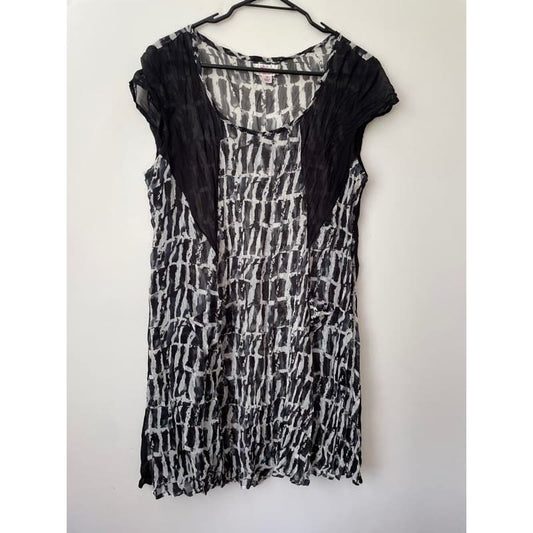 Clarity size 14 sheer tunic with pockets - clothing & fashion - condition: used - sleeveless women’s apparel