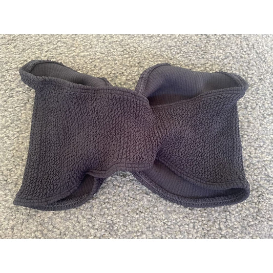 Black crinkle bikini top.
