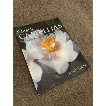 Classic camelias for new zealand gardens - james young - print books art - book - design printed media