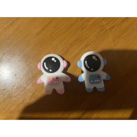 2x astronaut shoe charms - shoe accessories clogs - shoe accessories - shoe charms fashion accessories