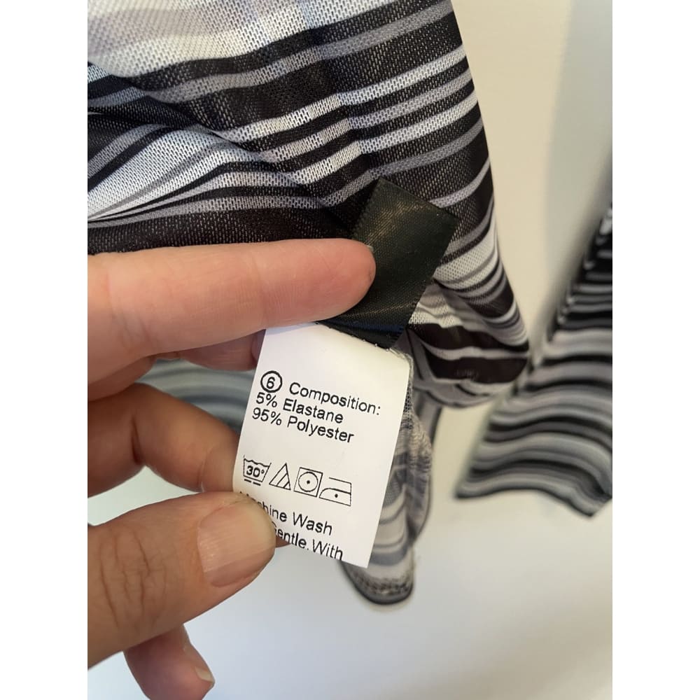 Dazy size s sheer striped top - clothing tops clothing & fashion - condition: used - top women’s apparel