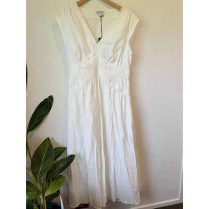 Country road size 16 white v-neck linen blend dress rrp $499.99 - dresses top women’s apparel