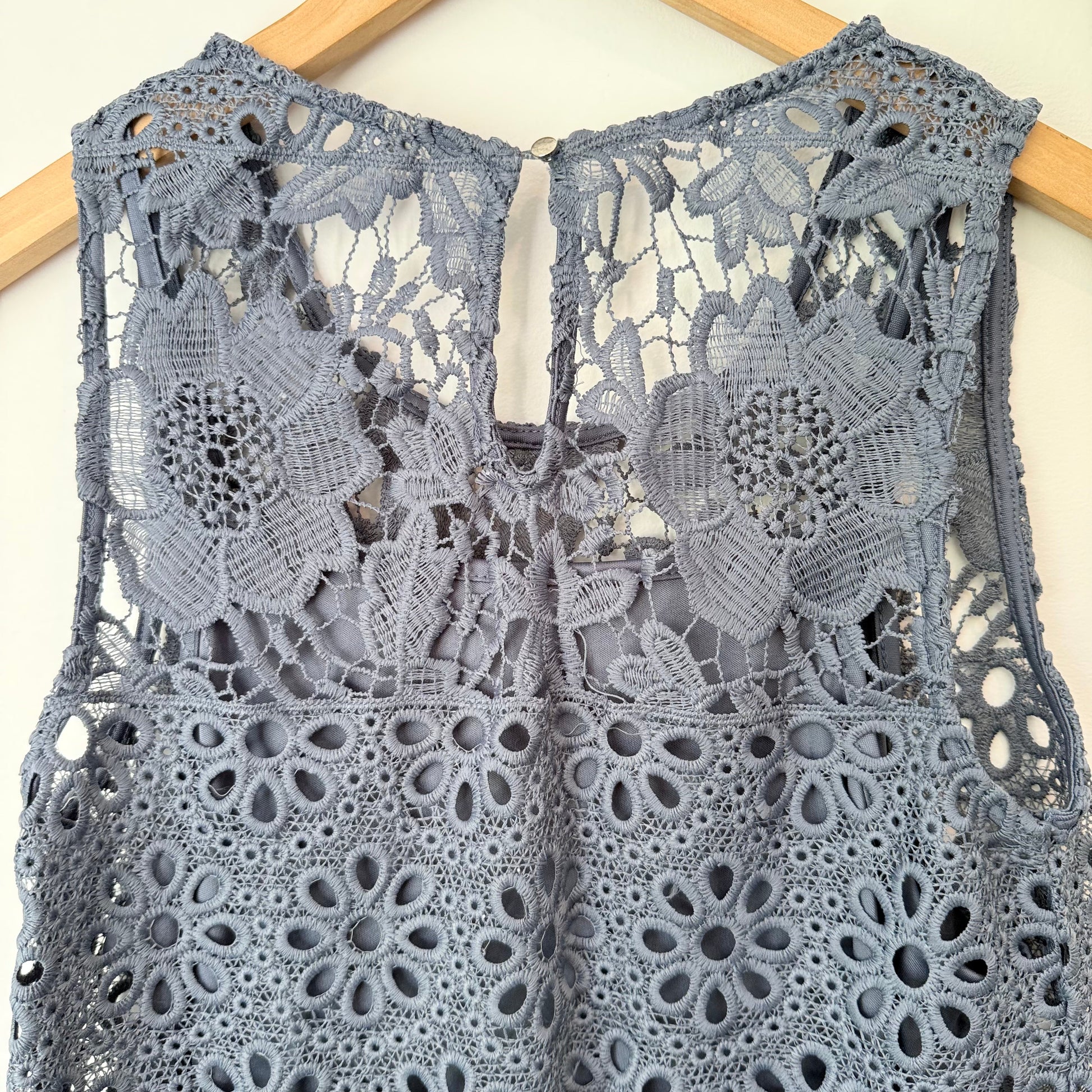 Cut label intricate lace mini dress - dusty blue - 42cm u/arm - dresses top women’s apparel