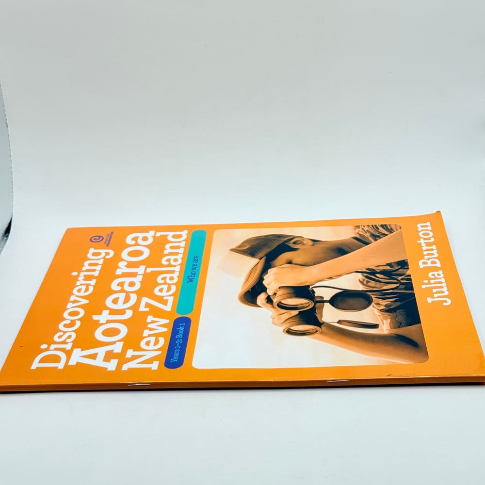 Discovering aotearoa new zealand by julia burton - print books what’s new printed media
