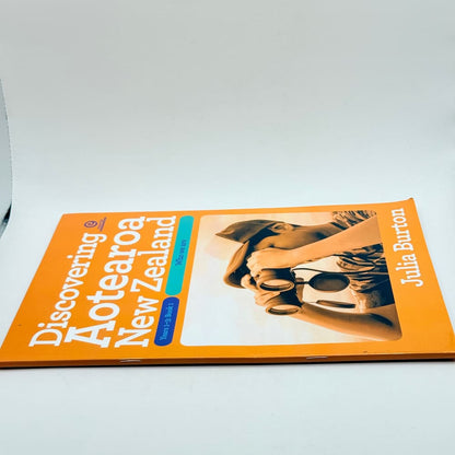 Discovering aotearoa new zealand by julia burton - print books what’s new printed media
