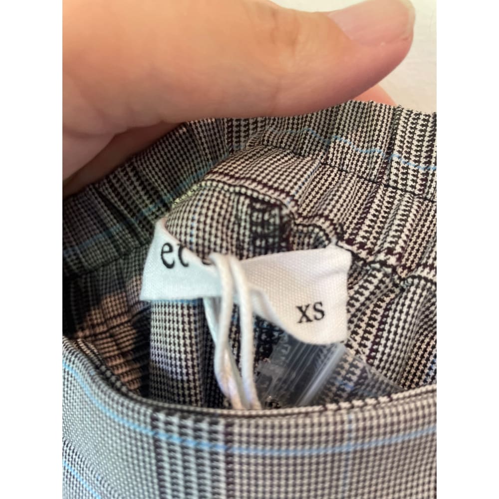 Et alia size xs pants – minor fabric fault - pants clothing & fashion - designer clearance - pants women’s apparel