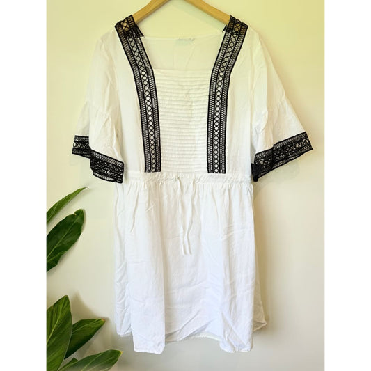 Et alia size 12 fit white lace trim dress - tunics condition: used - top women’s apparel