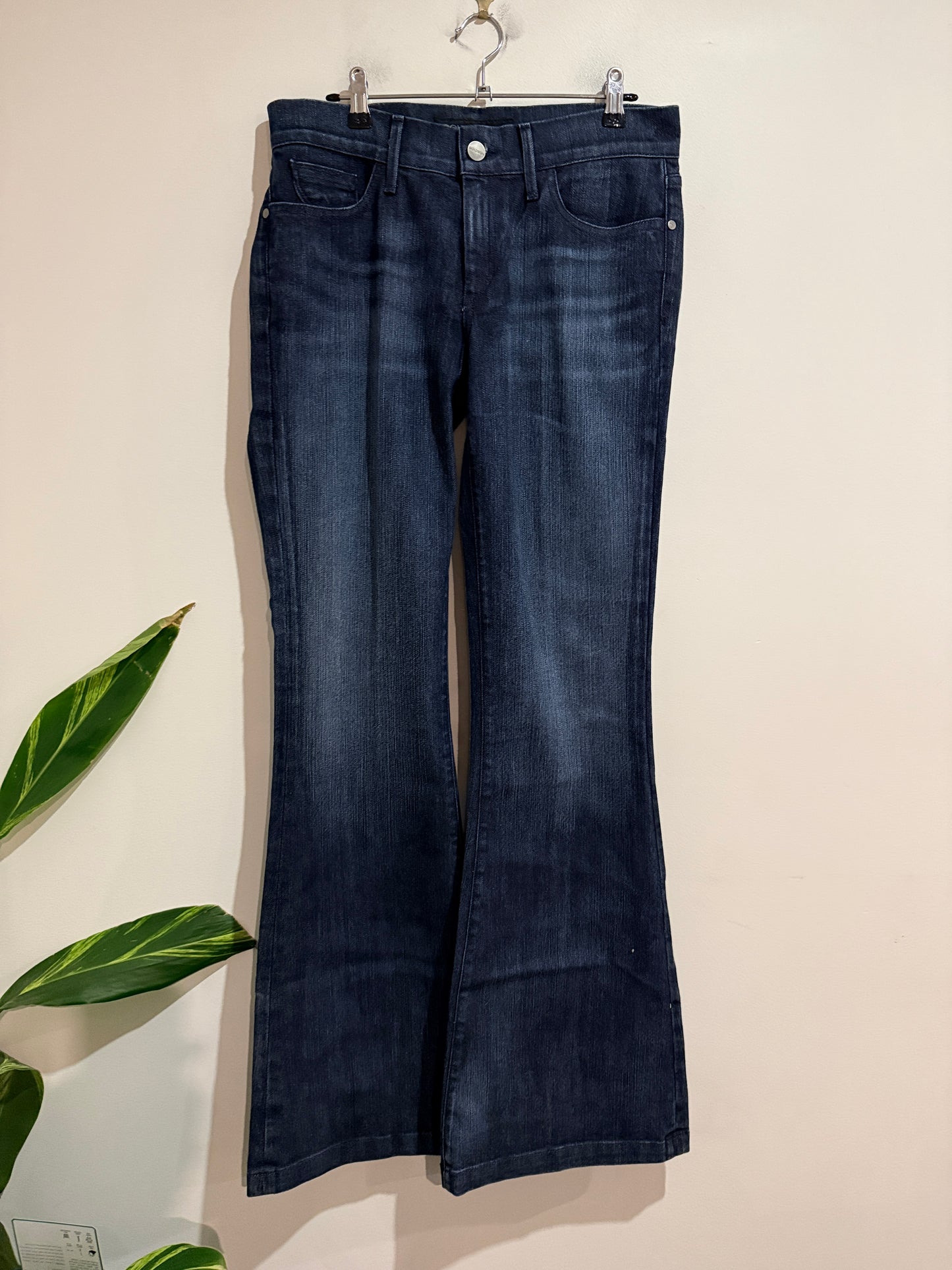 Goldsign dark wash jeans size 31 front
