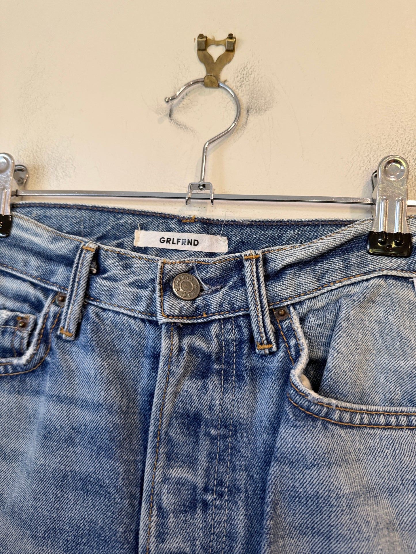 GRLFRND jeans size 25 waistband brand detail