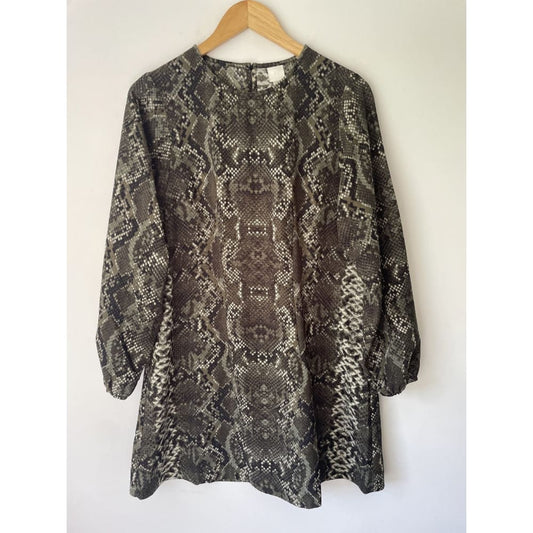 H&m size 8 shift dress - dresses clothing & fashion - condition: used - dresses - long sleeve women’s apparel