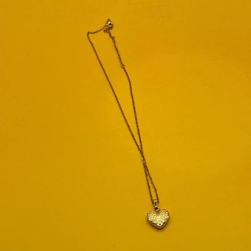 Seizmont Ornate Heart Locket Necklace
